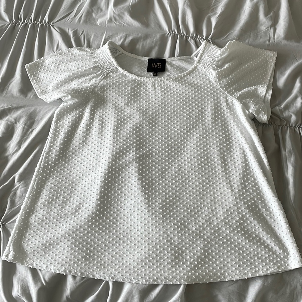 White short sleeve shirt with dots